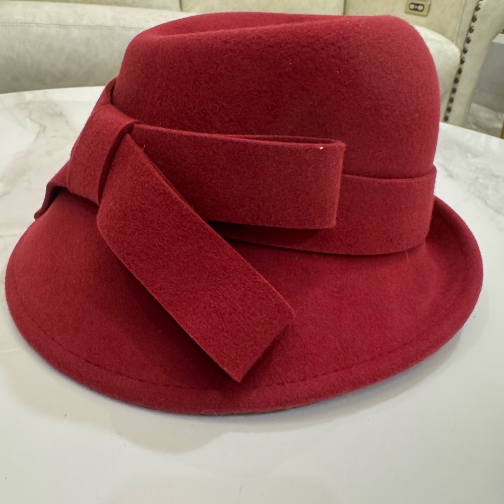 Wool Felt Woman Red Hat - Picture 2 of 3